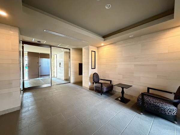 ヴェレーナ祐天寺　エントランスロビー