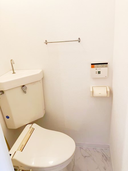 ニュー白金マンション_洋式トイレの写真