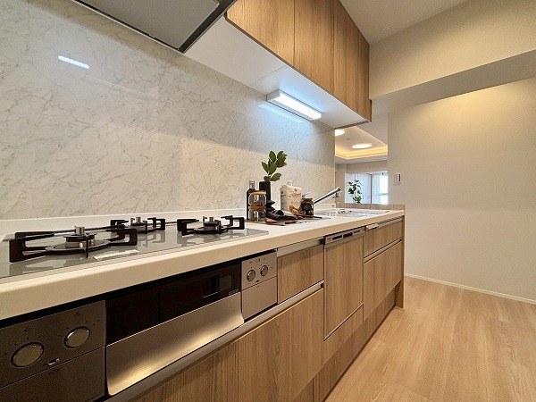 サンビューハイツ四番町_お洒落なキッチンの写真