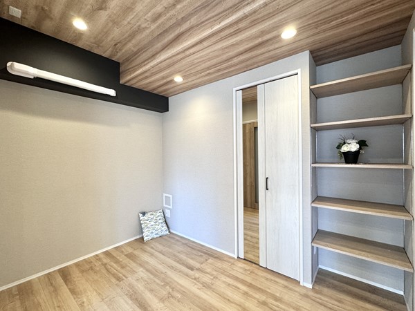 ゼームス坂パークハウス_約4帖の洋室の写真