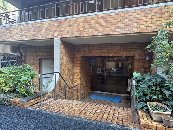 シャンボール南麻布 アプローチ