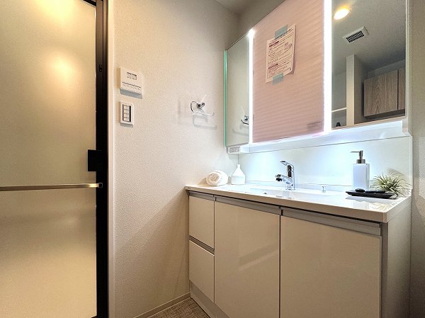 クレッセント目黒青葉台_洗面化粧台の写真