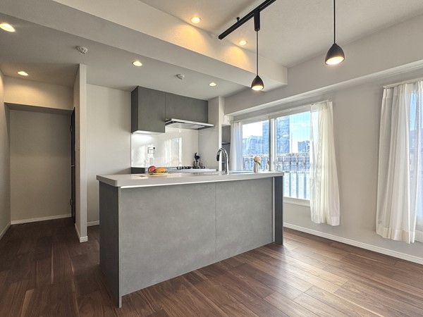 ライオンズマンション三田_オープンキッチンの写真