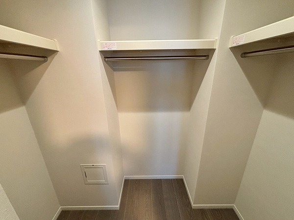 パークホームズ小石川_大きなウォークインクローゼットの写真