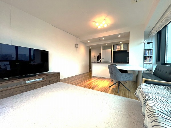 ライオンズタワー目黒川_広いメインルームの写真