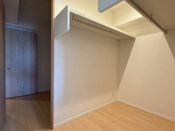 クレストフォルム田町ベイフロントスクエア_ウォークインクローゼット付きの洋室の写真2
