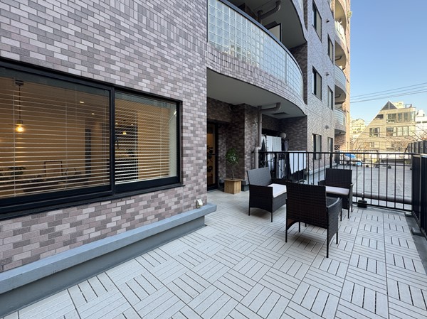 クレッセント目黒青葉台_広いルーフバルコニーの写真