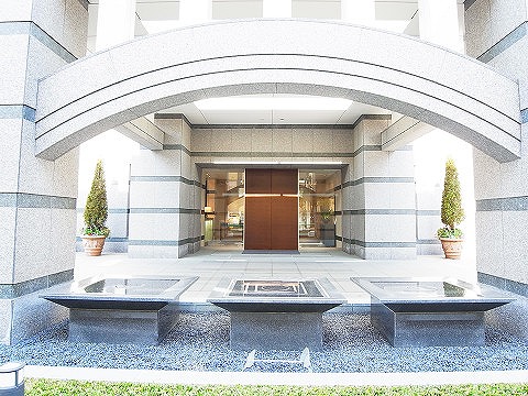 三番町パークテラス桜苑　アプローチ