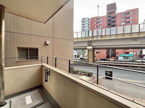 ヴィラージュ南青山_日当たり良好なバルコニーの写真