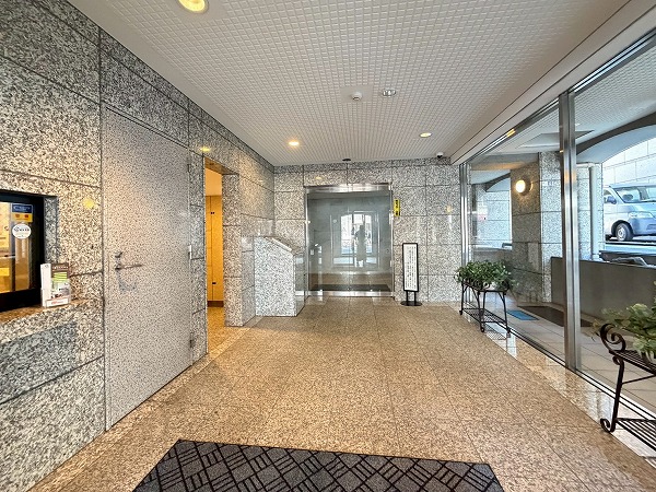 ウィスティリアコート代官山　エントランス