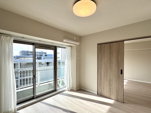 御殿山パークハウス_南向きの寝室の写真