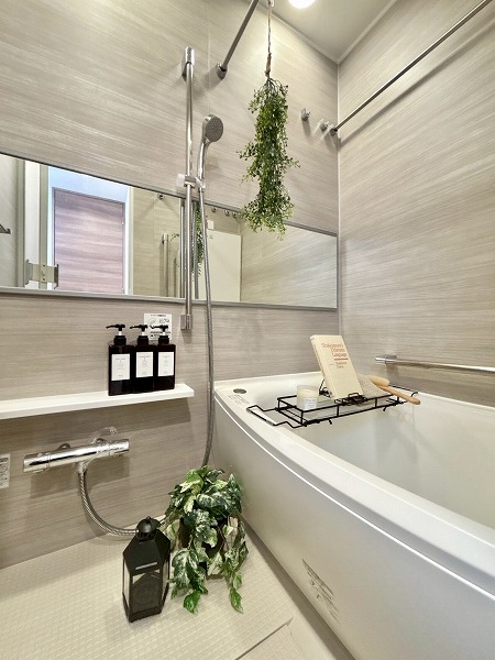ピアース千代田淡路町_ベージュを基調としたバスルームの写真