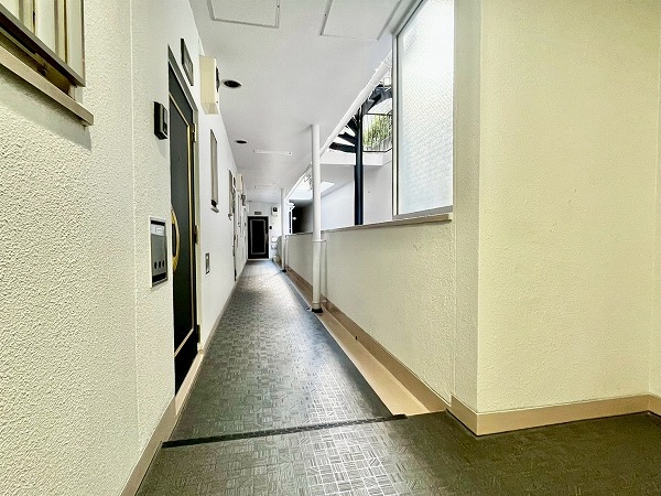 シャンボール第2目黒 外廊下