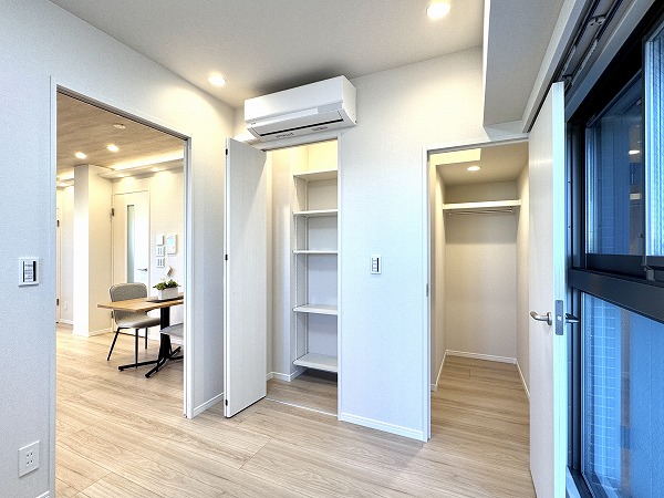 シーズクロノス蒲田_収納豊富な洋室の写真