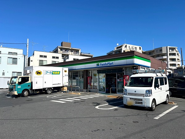 ファミリーマート 世田谷廻沢店