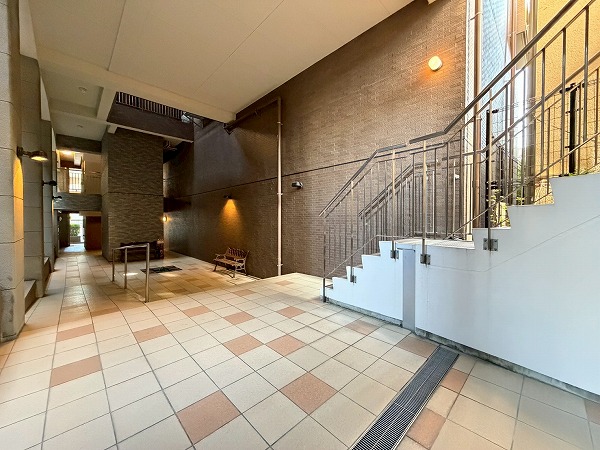 ウィスティリアコート代官山　ロビー