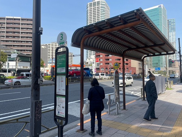 白金高輪駅前のバス停