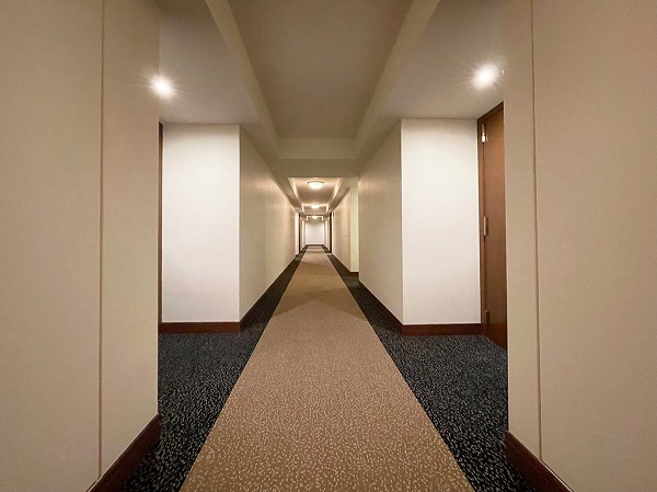 青山ザ・タワー_内廊下の写真