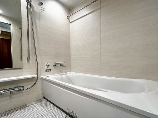 世田谷弦巻ハイム_清潔感のあるバスルームの写真