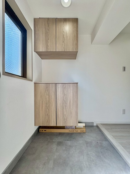 サンピア浮間舟渡_リノベーション済みの玄関の写真