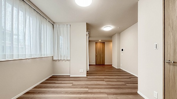 用賀パークハウス_広々としたリビングダイニングキッチンの写真1