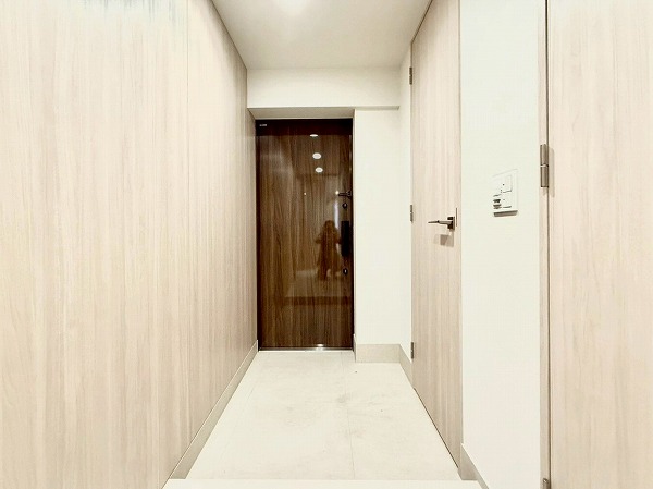 ピアース白金台三丁目_清潔感のある玄関の写真