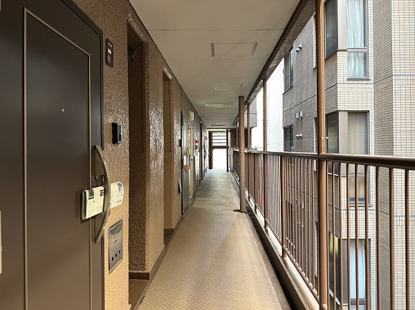 マンション三田　外廊下