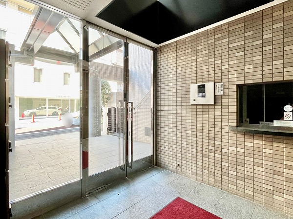 ロイヤルヴィーゼ学芸大学　エントランス