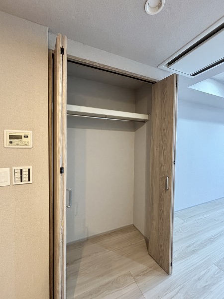 六本木ヒルズレジデンス_収納があるリビングダイニングキッチンの写真