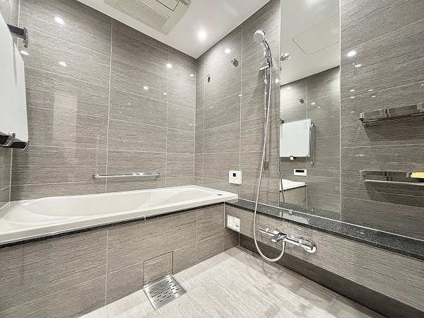 アトラス麻布台_オシャレなバスルームの写真