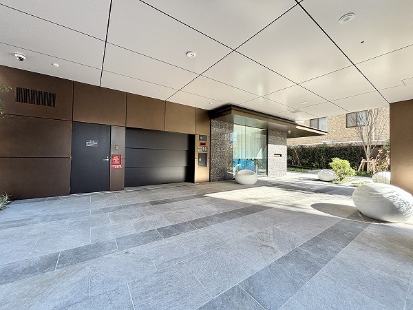 アトラス麻布台　車両置き場