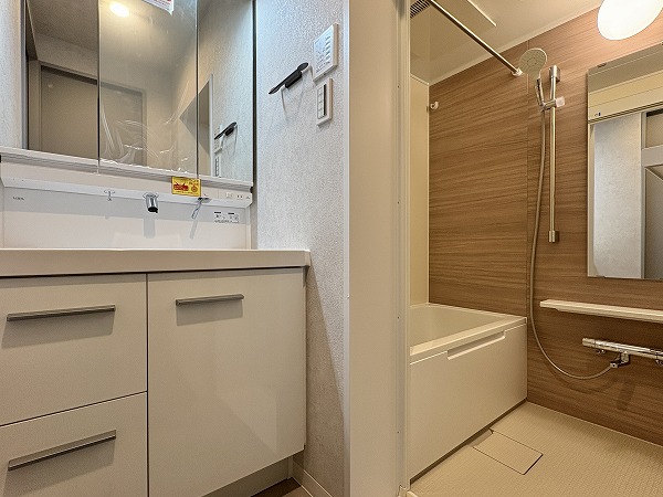 パラスト上目黒_清潔感のあるパウダールームの写真