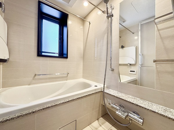 ドゥアージュコラッド松濤_清潔感のあるバスルームの写真