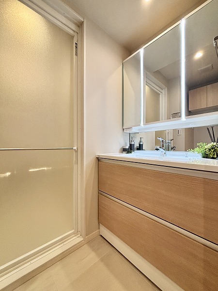 ライオンズマンション広尾南_清潔感のある水回りの写真