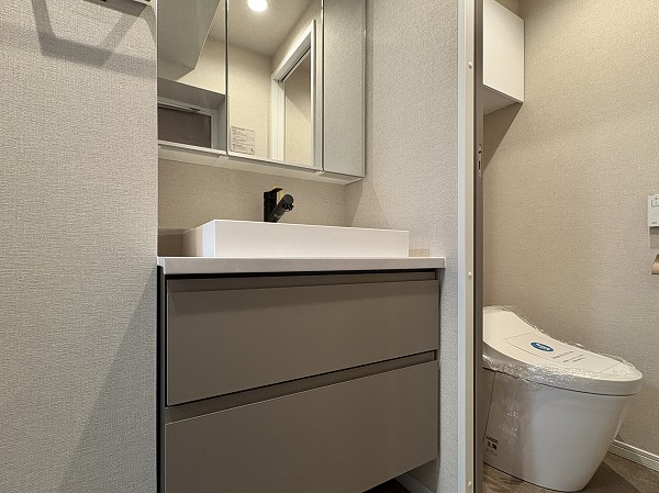 ドミール高輪_清潔感のあるパウダールームの写真1