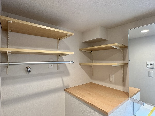 三田第2コーポラス_パウダールーム収納の写真1