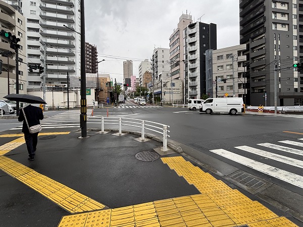 駅前十字路