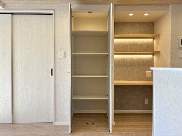 三田第2コーポラス_リビングダイニングキッチン収納の写真2