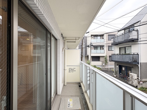 ラ・アトレ西新宿_広いバルコニーの写真