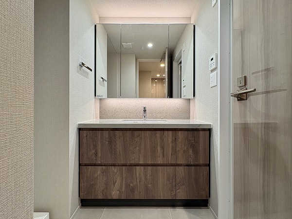 パークコート赤坂ザ・タワー_広々としたパウダールームの写真2