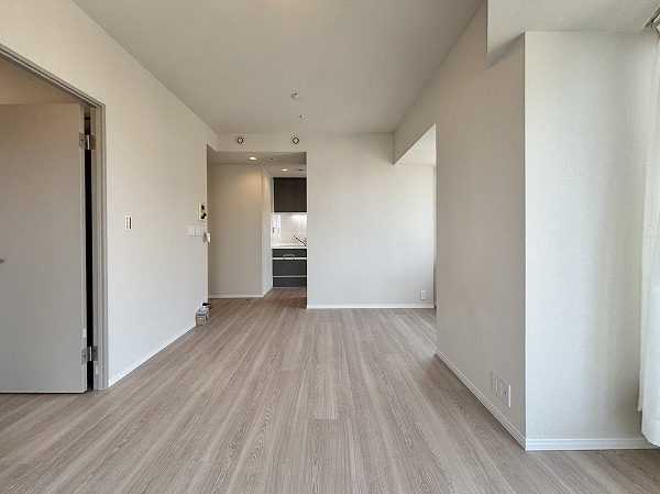 シティタワー新宿新都心_ゆとりあるリビングダイニングキッチンの写真