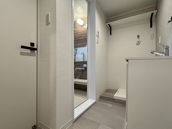 マンション高輪_清潔感のあるパウダールームの写真