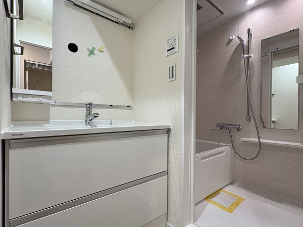 蒲田フラワーマンション_清潔感のあるパウダールームの写真