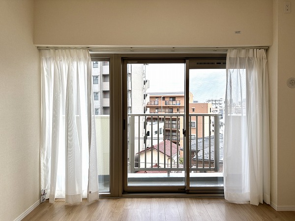 蒲田フラワーマンション_リビングダイニングキッチン窓の写真