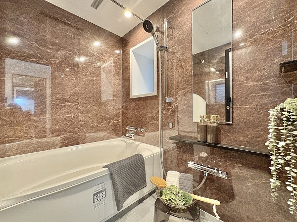 パレ駒場_お洒落なバスルームの写真