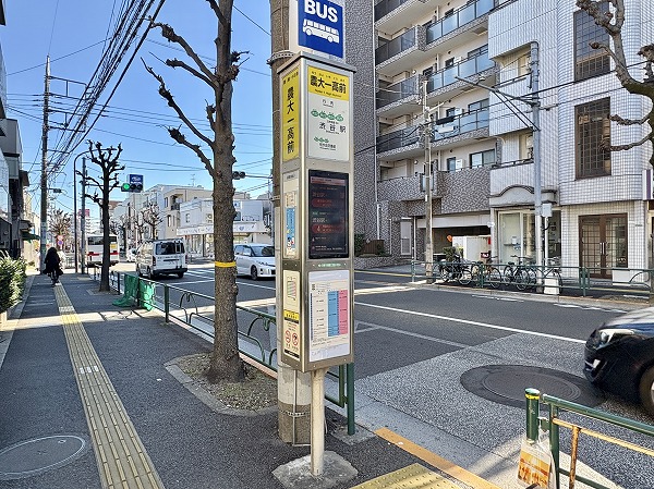 最寄りのバス停「農大一高前」