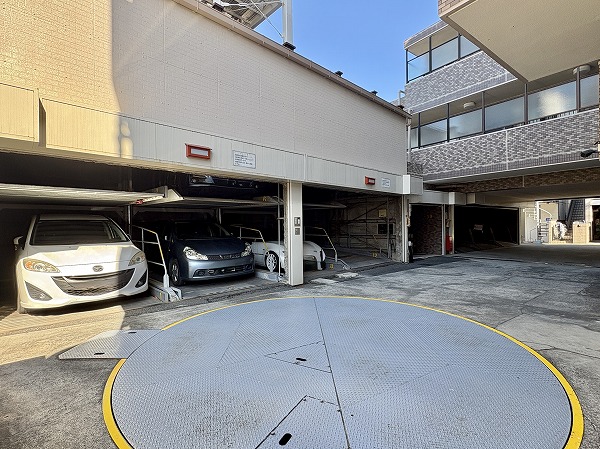 ライオンズマンション世田谷馬事公苑 駐車場