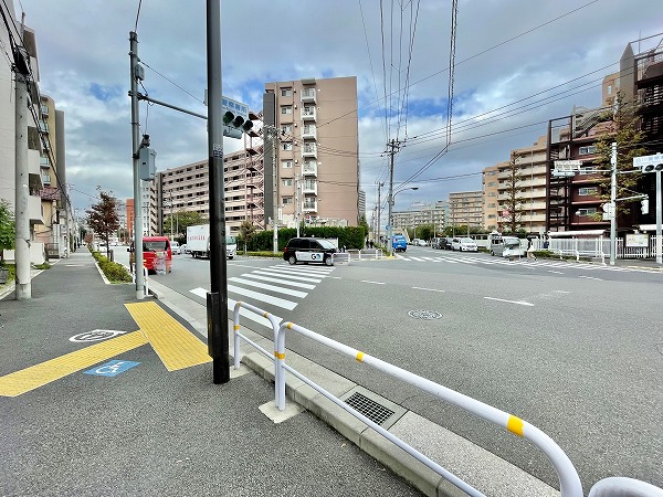 マンション前の通り