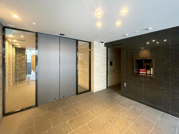 オープンレジデンシア神楽坂若宮町ヒルズ エントランス