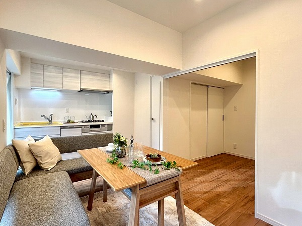 マンションニュー恵比寿_お洒落なリビングダイニングキッチンの写真